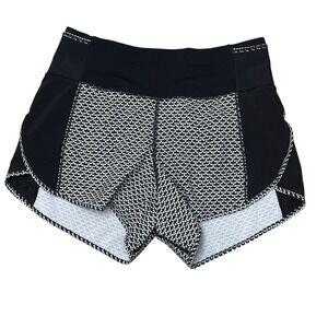 Lululemon Real Quick Short Size 4 in Monochromic Black Inseam 3.5"